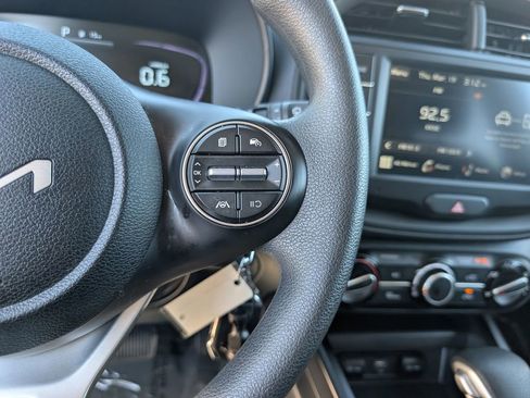 Certified 2025 Kia Soul LX image 24