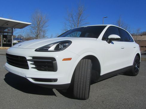 Used 2022 Porsche Cayenne image 5