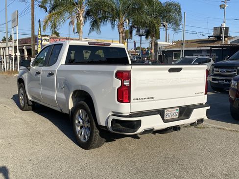 Used 2020 Chevrolet Silverado 1500 Custom w/ Custom Value Package RWD image 10