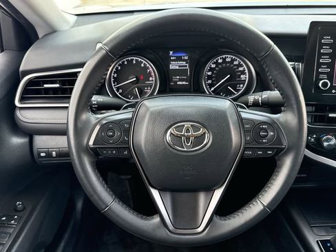 Used 2024 Toyota Camry SE image 12