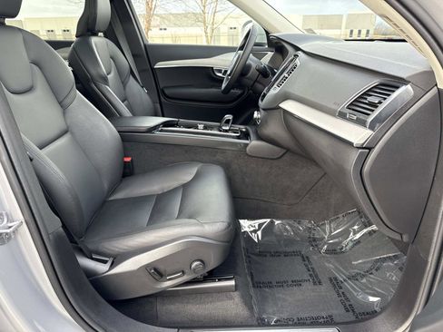 Used 2024 Volvo XC90 B5 Core w/ Protection Package Premier image 19