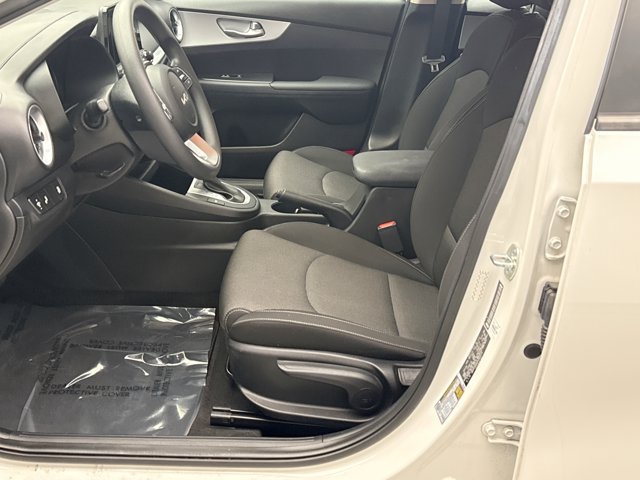 Used 2023 Kia Forte LXS w/ LXS Technology Package FWD image 11