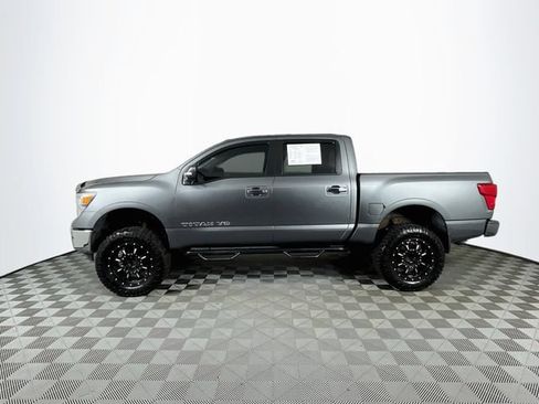 Used 2018 Nissan Titan SV w/ SV Convenience Package AWD/4WD image 5
