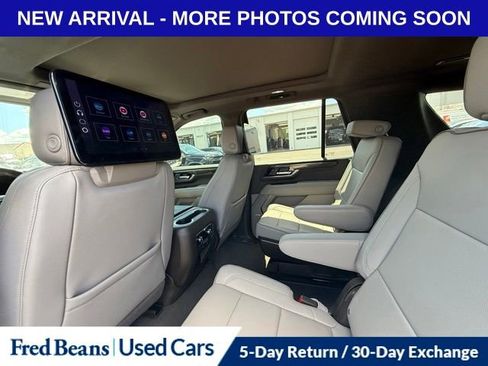 Used 2025 GMC Yukon Elevation w/ Elevation Premium Package AWD/4WD image 14
