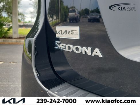 Used 2021 Kia Sedona EX FWD image 10