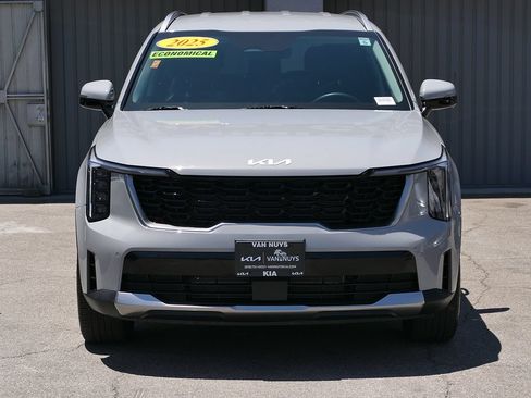 Used 2025 Kia Sorento S FWD image 7