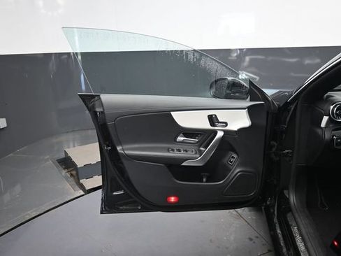 Used 2025 Mercedes-Benz CLA 250 image 11