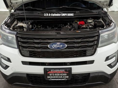 Used 2017 Ford Explorer 4WD Police Interceptor w/ Ultimate Wiring Package image 3