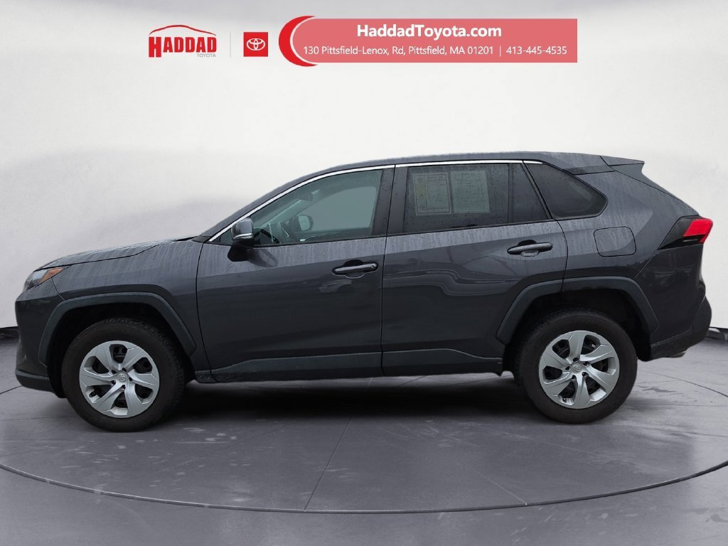 Used 2023 Toyota RAV4 LE AWD/4WD image 2