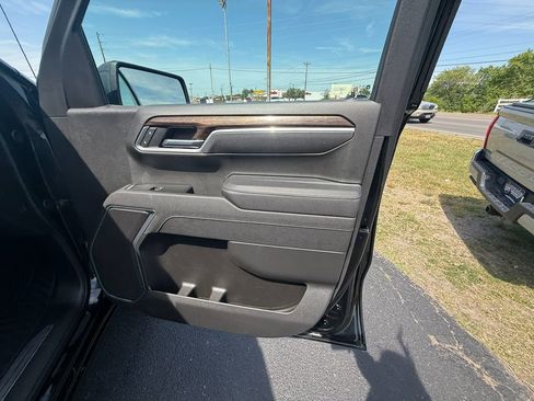 Used 2025 GMC Sierra 1500 Elevation image 22