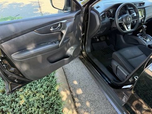Used 2017 Nissan Rogue S AWD/4WD image 15