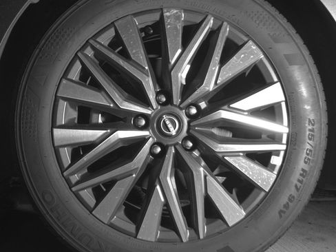 Used 2025 Nissan Altima 2.5 SV image 12