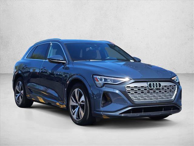 Used 2024 Audi Q8 e-tron Premium Plus AWD/4WD image 3