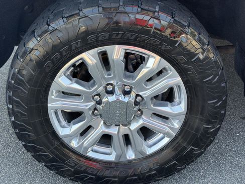 Used 2022 GMC Sierra 2500 Denali w/ Technology Package AWD/4WD image 11