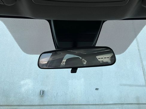 Used 2025 Nissan Altima 2.5 SV image 18