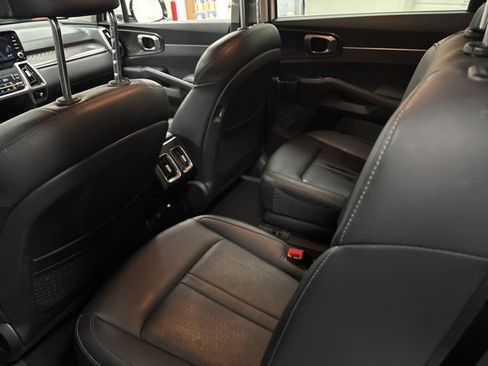 Used 2023 Kia Sorento EX image 15