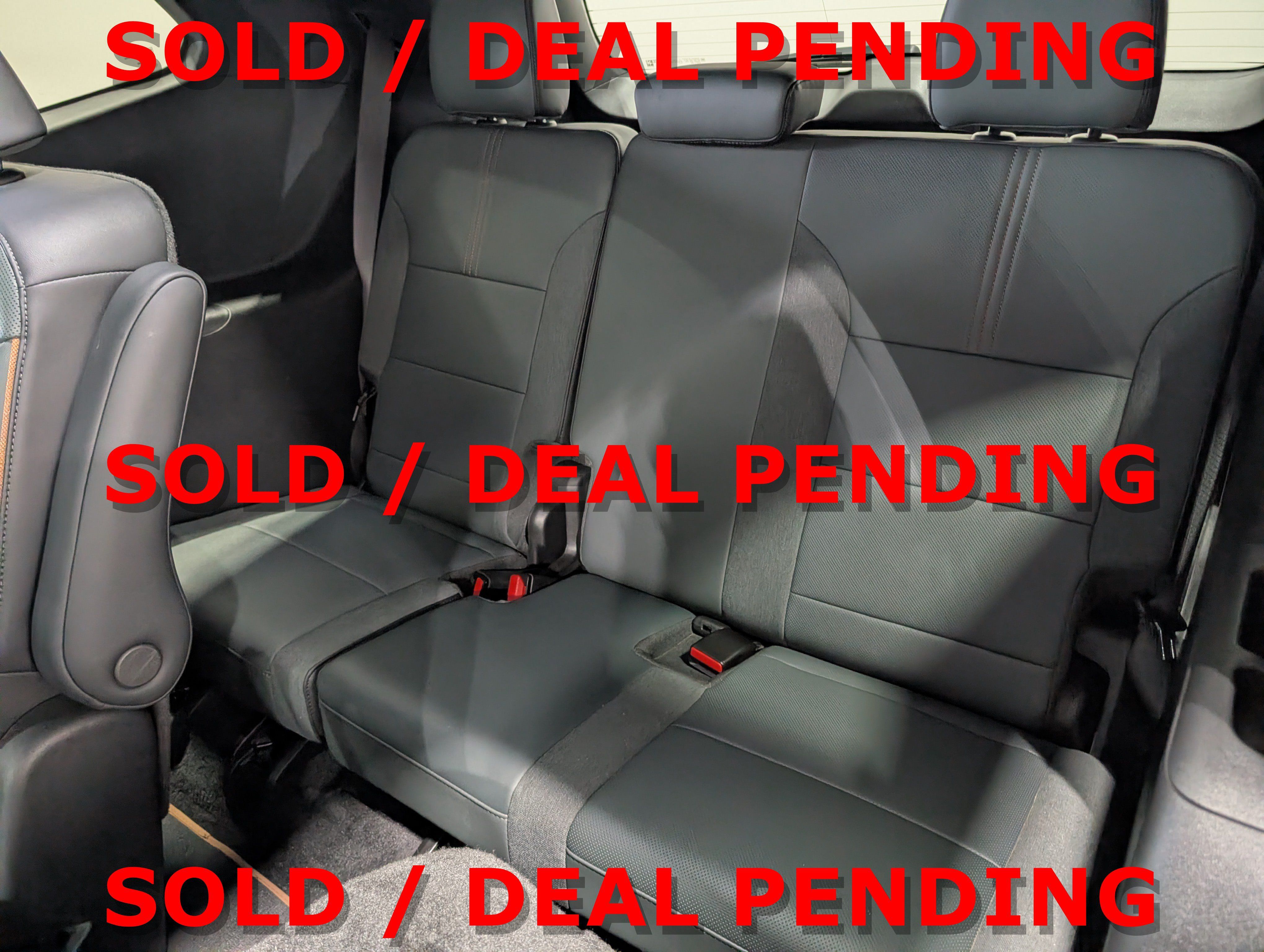Used 2024 GMC Acadia AT4 w/ Luxury Package AWD/4WD image 16