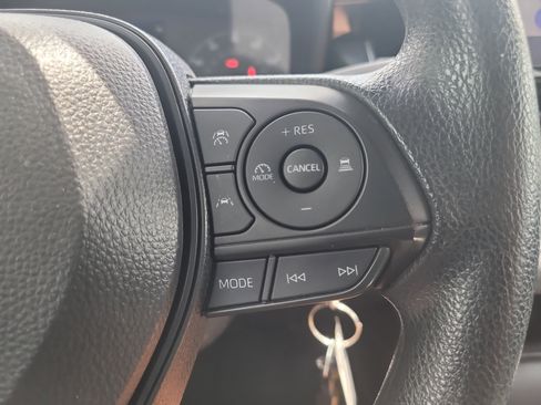 Used 2025 Toyota Corolla LE FWD image 27