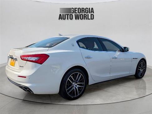 Used 2018 Maserati Ghibli S RWD image 15