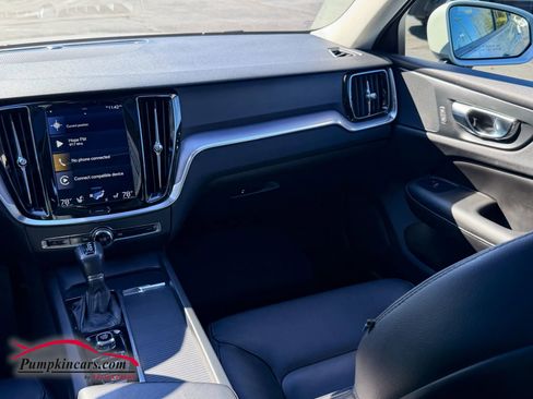 Used 2020 Volvo S60 T5 Momentum image 29