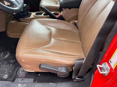 Used 2017 Jeep Wrangler Unlimited Sahara w/ Max Tow Package image 12