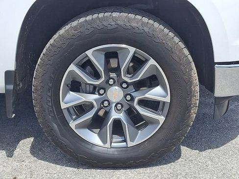 Used 2026 Chevrolet Silverado 1500 LT AWD/4WD image 25