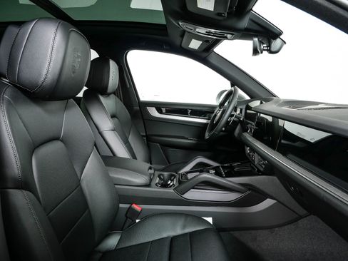 New 2026 Porsche Cayenne AWD/4WD image 23