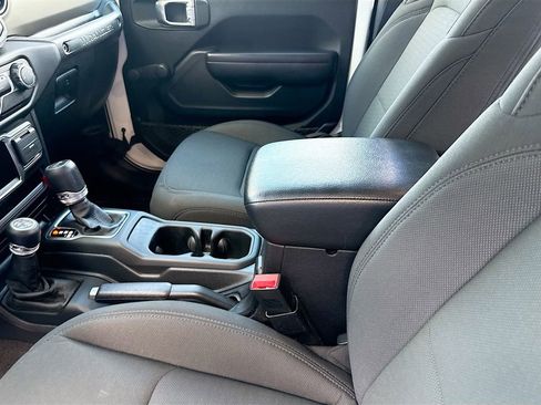 Used 2021 Jeep Wrangler Sport image 25