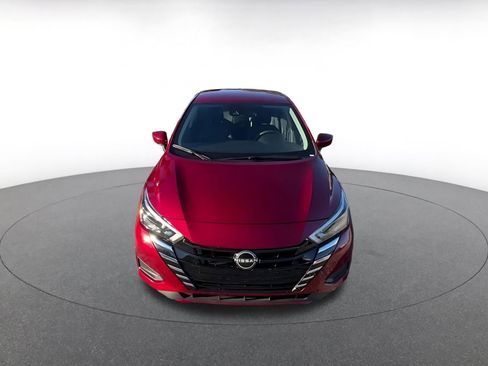 Used 2025 Nissan Versa SV image 3