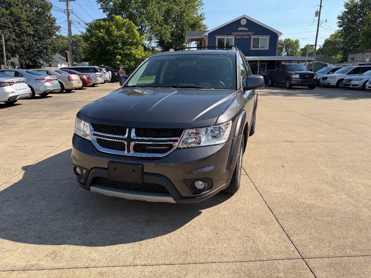 Used 2017 Dodge Journey SXT FWD image 1