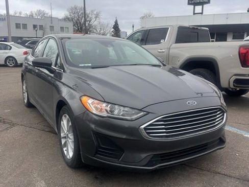 Used 2020 Ford Fusion SE image 4
