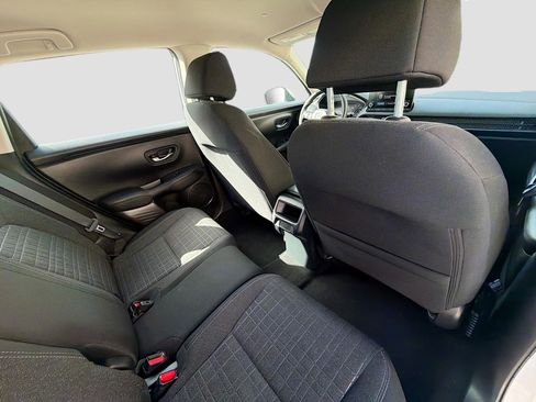 Certified 2023 Honda HR-V LX image 28