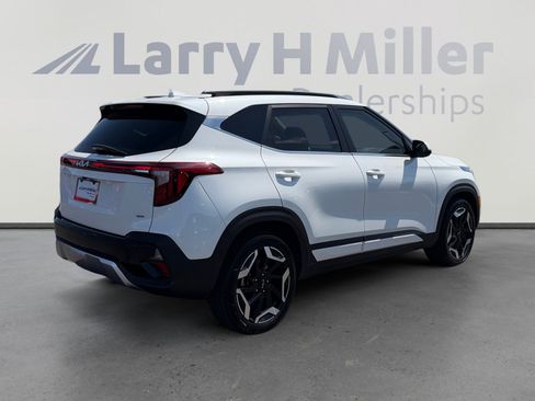 Used 2024 Kia Seltos SX w/ SX Sunroof Package AWD/4WD image 5
