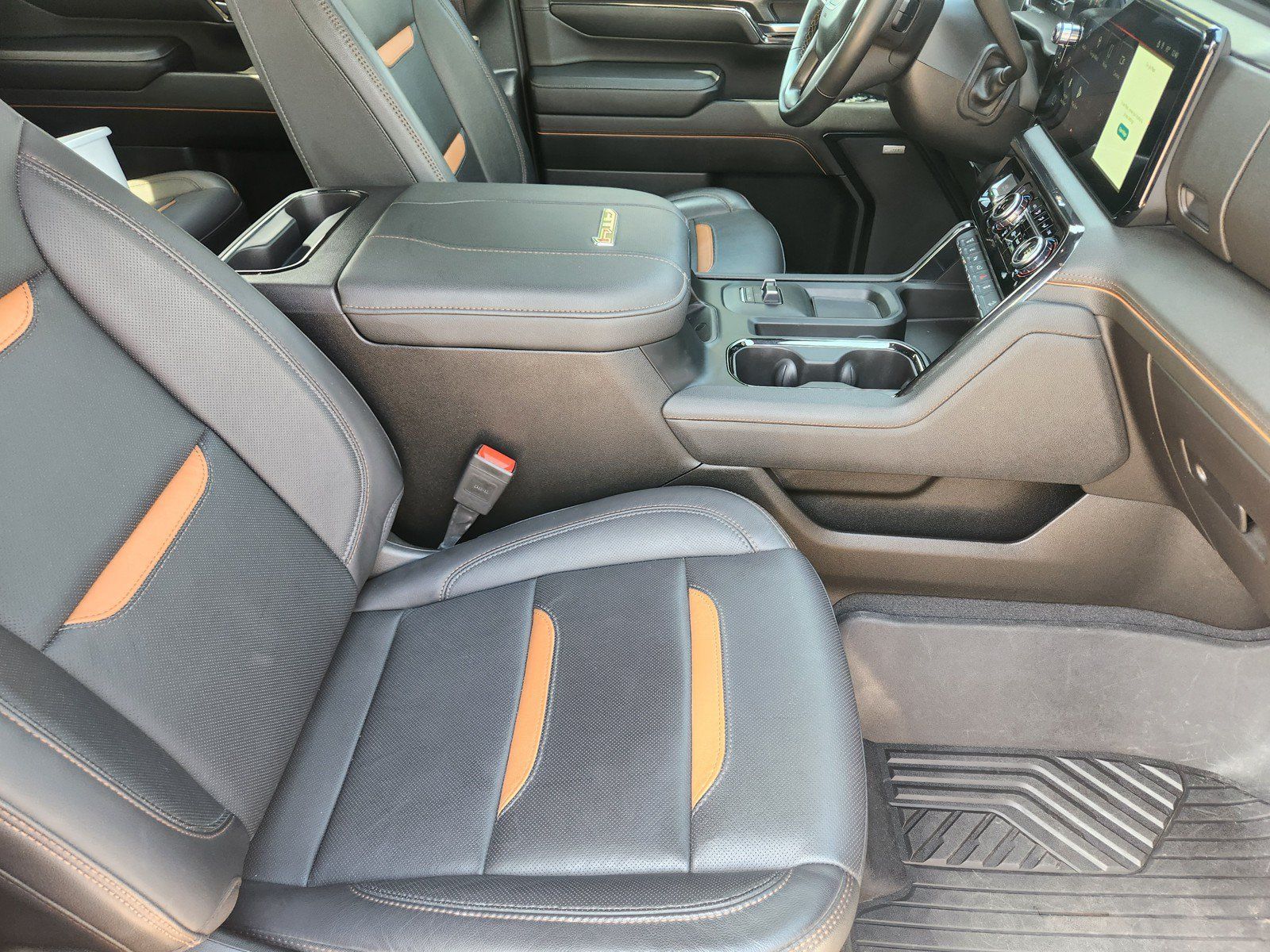 Used 2024 GMC Sierra 2500 AT4 w/ AT4 Premium Plus Package AWD/4WD image 12