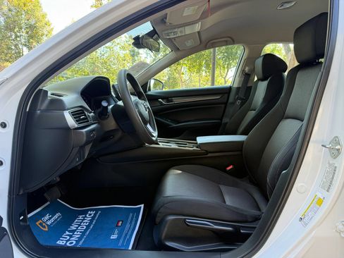 Used 2018 Honda Accord LX image 11
