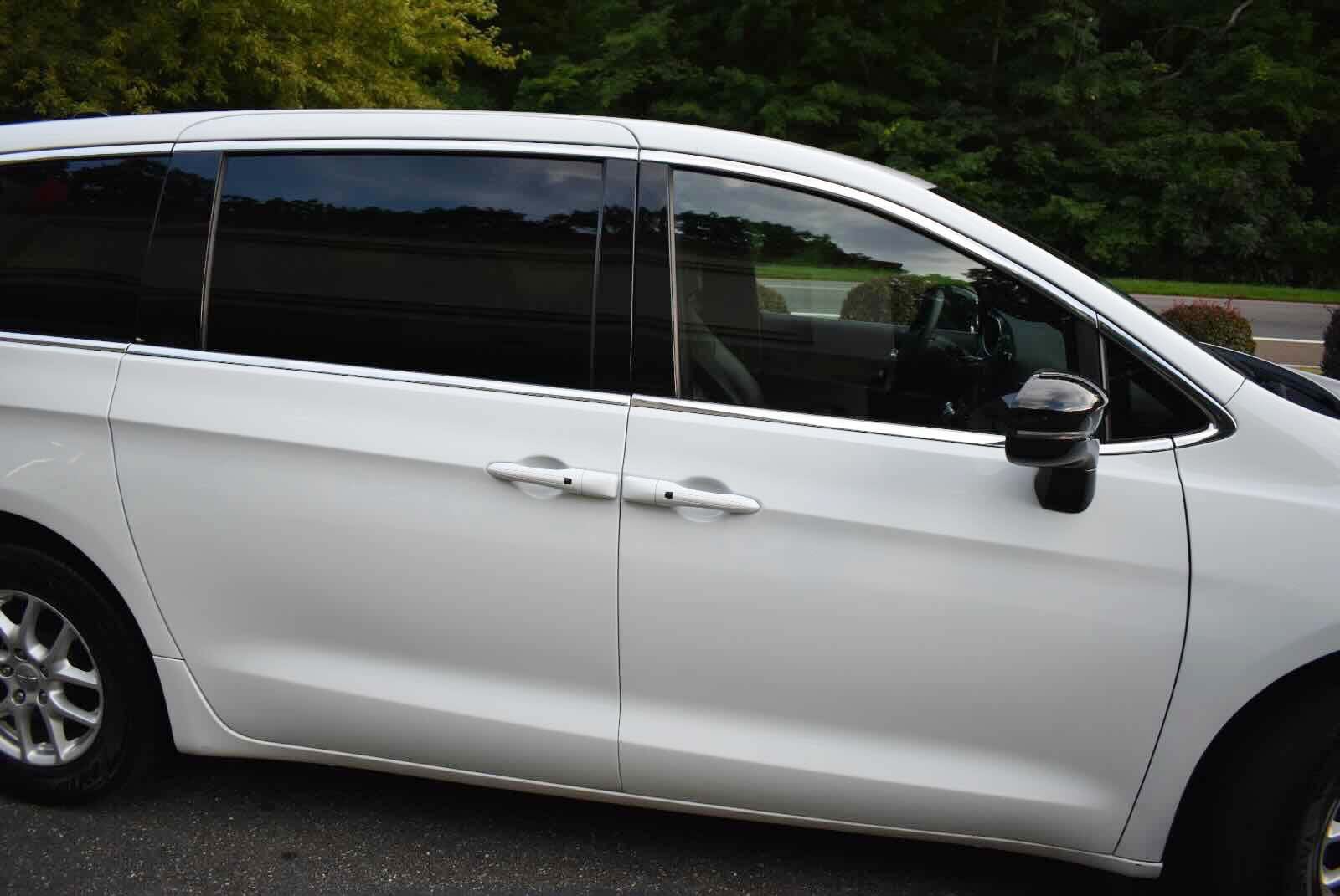 Used 2025 Chrysler Pacifica Select FWD image 70