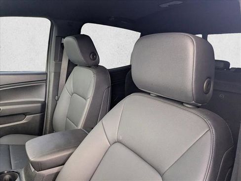 Used 2025 Chevrolet Colorado Trail Boss AWD/4WD image 15
