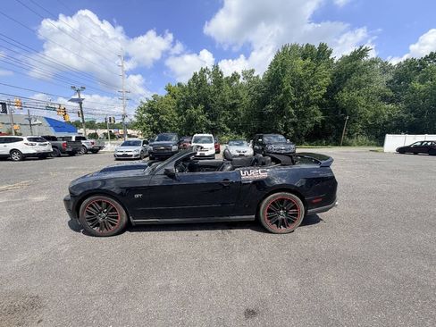 Used 2010 Ford Mustang GT Premium RWD image 25