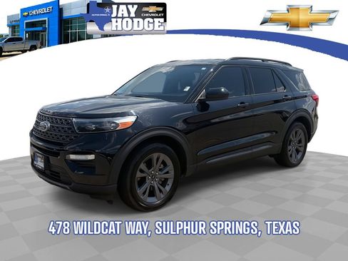 Used 2023 Ford Explorer XLT w/ Equipment Group 202A RWD image 1