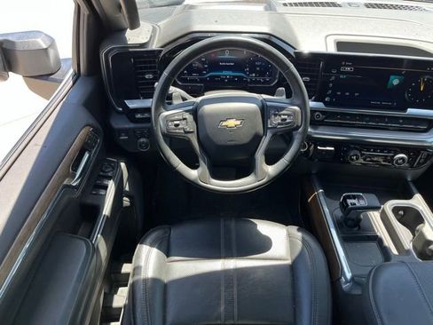 Used 2023 Chevrolet Silverado 1500 High Country w/ Technology Package AWD/4WD image 14