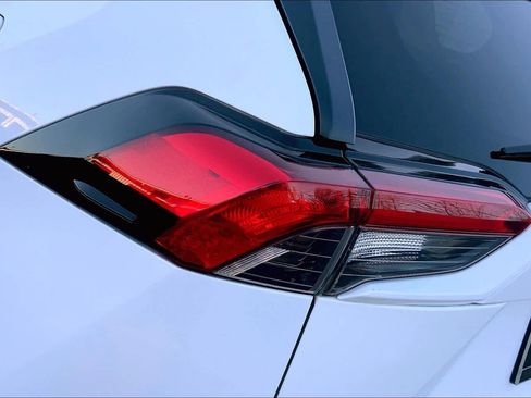 Used 2022 Toyota RAV4 LE image 26