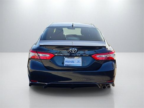 Used 2020 Toyota Camry SE image 7