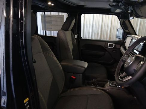 New 2026 Jeep Wrangler Unlimited Sport w/ Convenience Group image 28