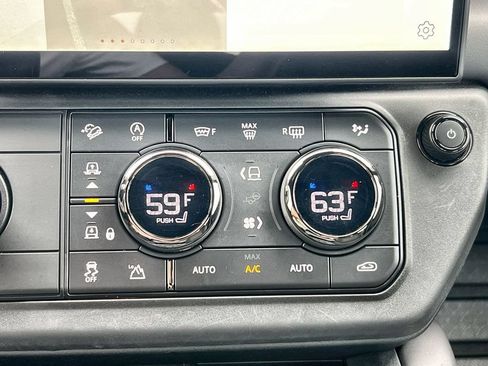 Certified 2026 Land Rover Defender 110 OCTA AWD/4WD image 27