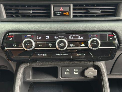 Used 2023 Honda Pilot Touring image 27