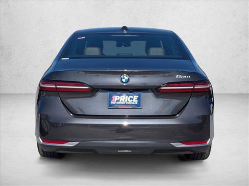 Certified 2025 BMW 530i image 7