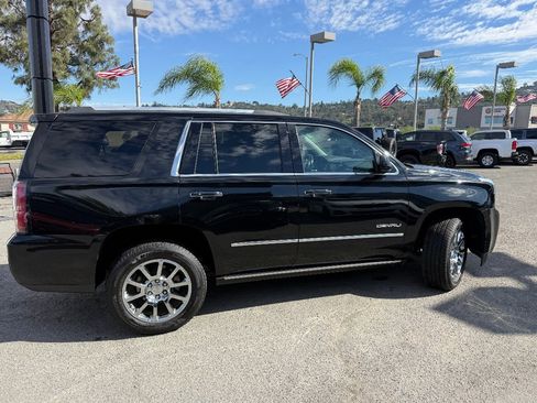 Used 2019 GMC Yukon Denali image 8