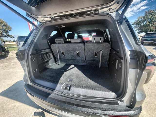 Used 2026 Chevrolet Traverse LT w/ Driver Confidence Package FWD image 25