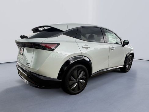 New 2025 Nissan Ariya AWD image 5