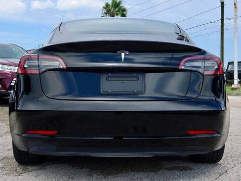 Used 2023 Tesla Model 3 Standard Range RWD image 3